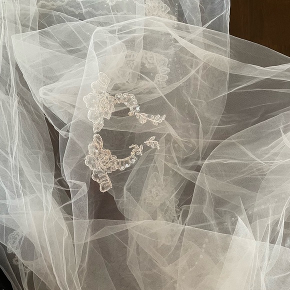 Royal weddings bridal - Picture 12 of 16